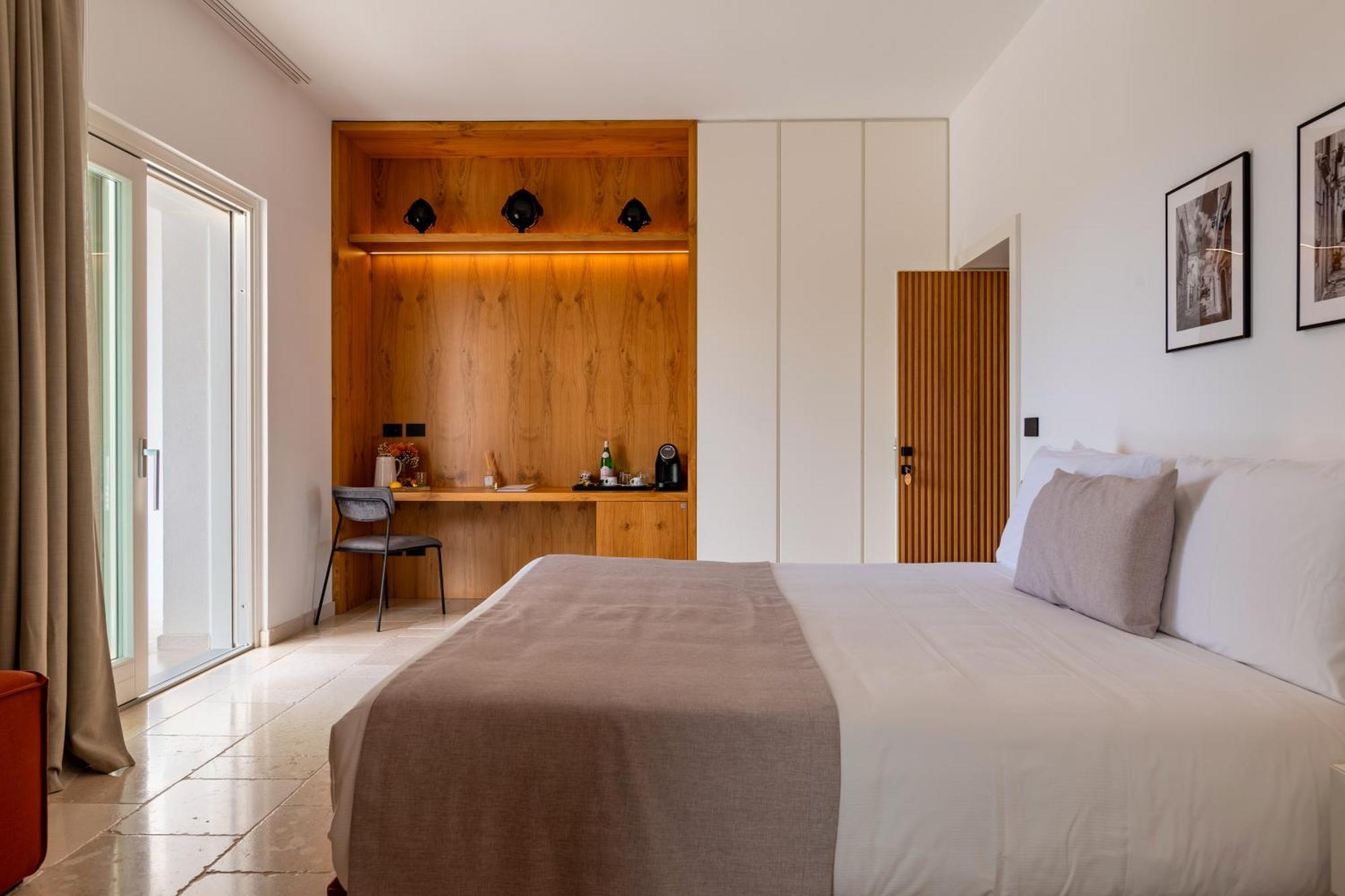 Essenza Relais Contemporaneo Bed & Breakfast Cisternino Exterior photo