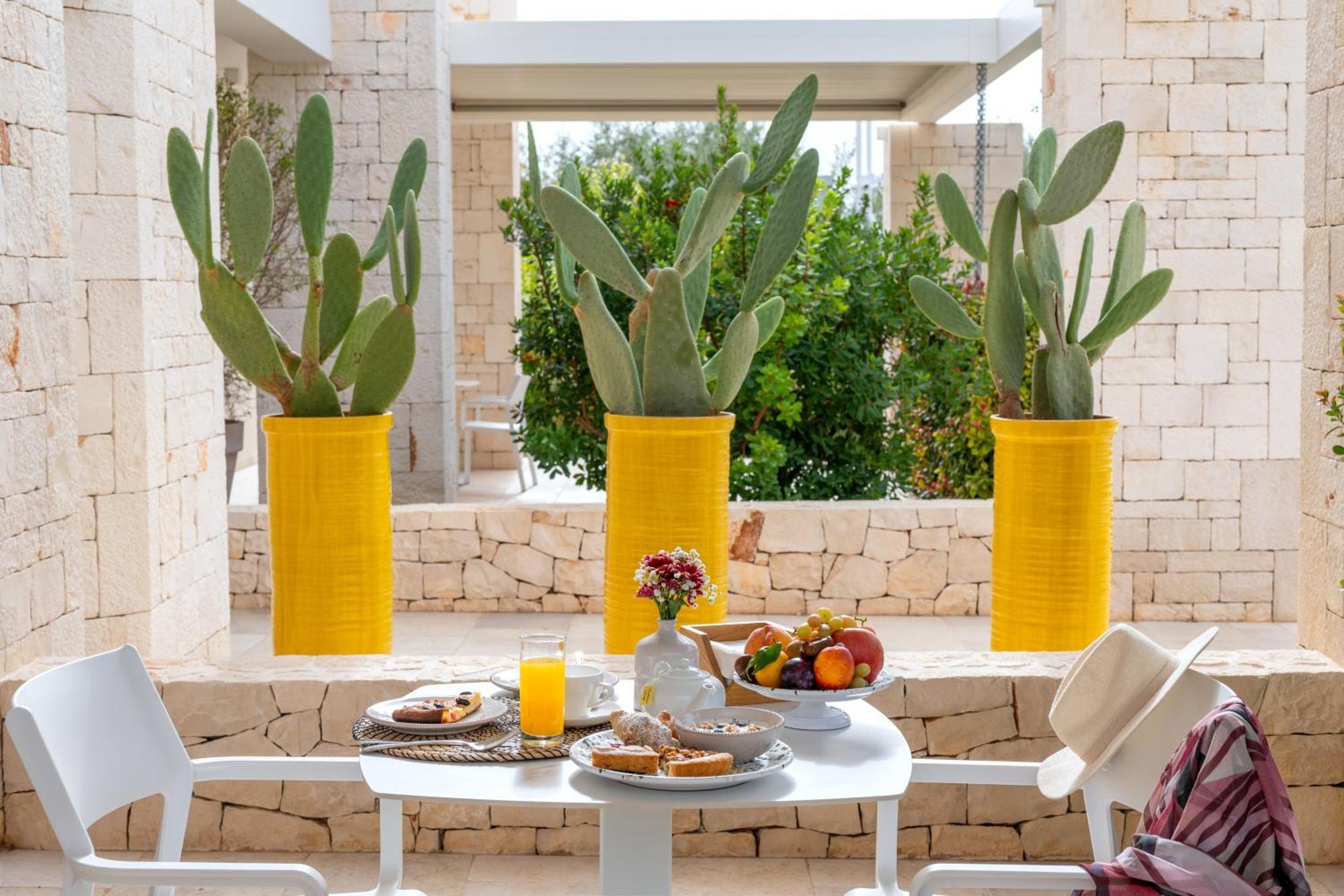 Essenza Relais Contemporaneo Bed & Breakfast Cisternino Exterior photo